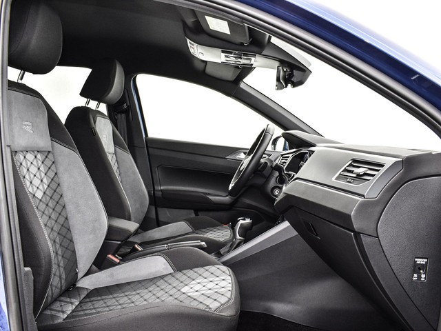 Volkswagen Polo 1.0 TSI 95pk DSG R-Line · Apple Android Car Play · Camera · P-Sensoren · Getint Glas · 16'' Inch · Garantie t m 24-11-2028 of 10