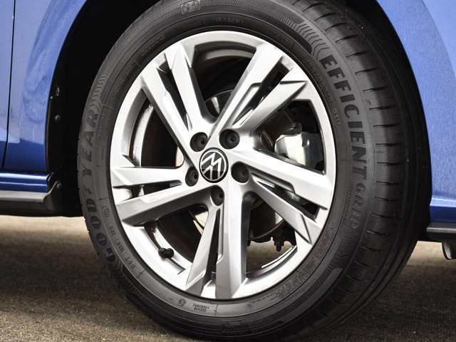 Volkswagen Polo 1.0 TSI 95pk DSG R-Line · Apple Android Car Play · Camera · P-Sensoren · Getint Glas · 16'' Inch · Garantie t m 24-11-2028 of 10