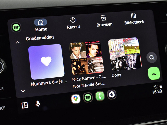 Volkswagen Polo 1.0 TSI 95pk DSG R-Line · Apple Android Car Play · Camera · P-Sensoren · Getint Glas · 16'' Inch · Garantie t m 24-11-2028 of 10