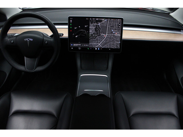 Tesla Model 3 RWD Autopilot ACC Stuurverwarm. PDC Leer Navi Panoramadak 360° Elektr. achterklep Stoelverwarming voor & achter Climate voor & a