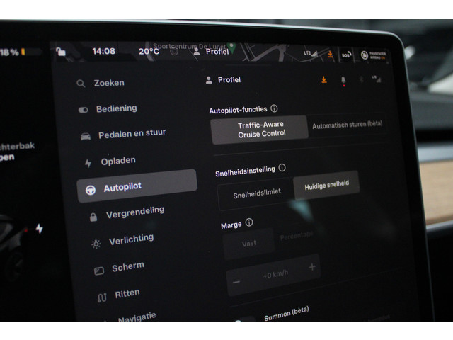 Tesla Model 3 RWD Autopilot ACC Stuurverwarm. PDC Leer Navi Panoramadak 360° Elektr. achterklep Stoelverwarming voor & achter Climate voor & a