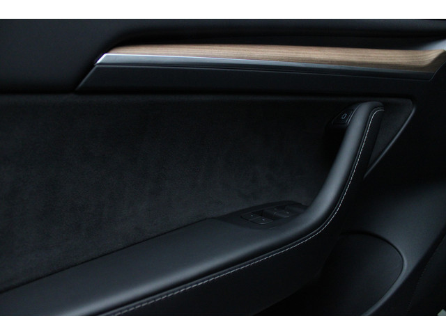 Tesla Model 3 RWD Autopilot ACC Stuurverwarm. PDC Leer Navi Panoramadak 360° Elektr. achterklep Stoelverwarming voor & achter Climate voor & a