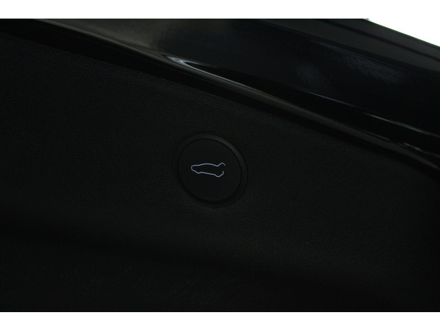 Tesla Model 3 RWD Autopilot ACC Stuurverwarm. PDC Leer Navi Panoramadak 360° Elektr. achterklep Stoelverwarming voor & achter Climate voor & a