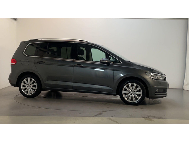 Volkswagen Touran 1.4 TSI 150pk DSG Highline 7p Camera Navigatie Trekhaak Stoelverwarming