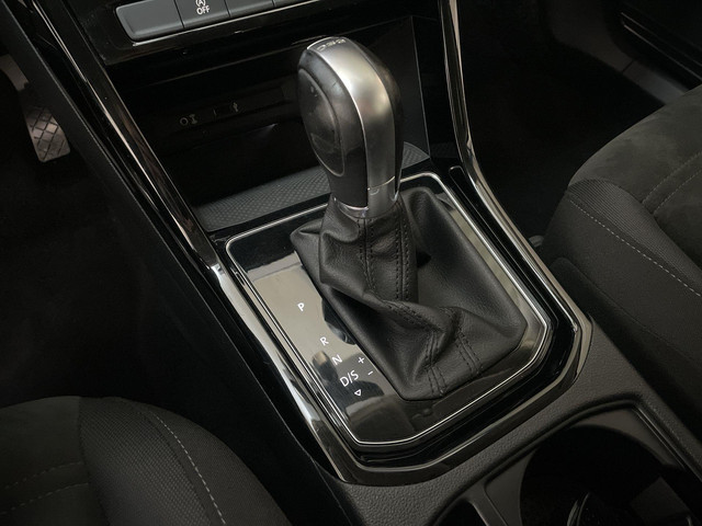 Volkswagen Touran 1.4 TSI 150pk DSG Highline 7p Camera Navigatie Trekhaak Stoelverwarming