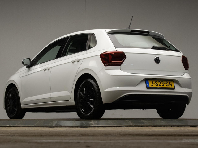 Volkswagen Polo 1.0 TSI Sport (APPLE CARPLAY,NAVI,CRUISE,PDC,CAMERA,SPORTSTOELEN,GETINT,CLIMATE,NETTESTAAT)