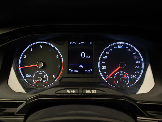 Volkswagen Polo 1.0 TSI Sport (APPLE CARPLAY,NAVI,CRUISE,PDC,CAMERA,SPORTSTOELEN,GETINT,CLIMATE,NETTESTAAT)