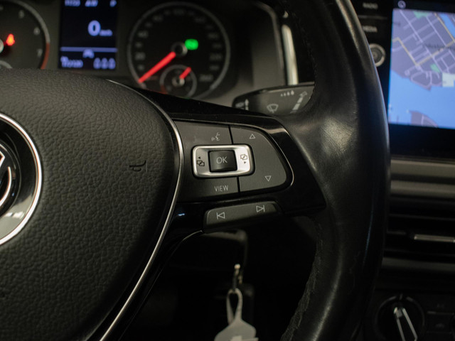 Volkswagen Polo 1.0 TSI Sport (APPLE CARPLAY,NAVI,CRUISE,PDC,CAMERA,SPORTSTOELEN,GETINT,CLIMATE,NETTESTAAT)