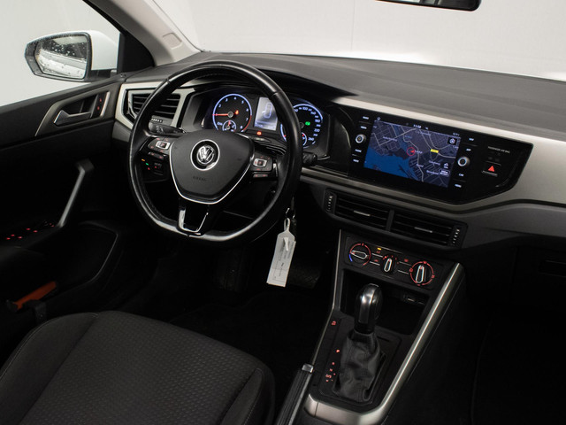 Volkswagen Polo 1.0 TSI Sport (APPLE CARPLAY,NAVI,CRUISE,PDC,CAMERA,SPORTSTOELEN,GETINT,CLIMATE,NETTESTAAT)