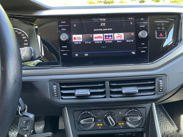 Volkswagen Polo 1.0 TSI Comfortline Business Car play Fcaelift Navi(Ferrari Red)