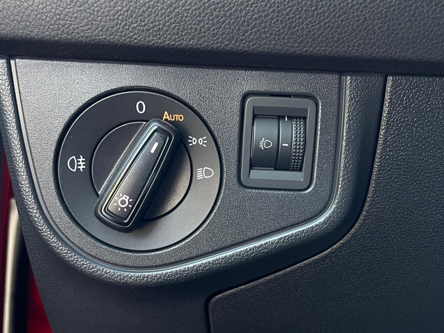 Volkswagen Polo 1.0 TSI Comfortline Business Car play Fcaelift Navi(Ferrari Red)