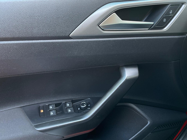 Volkswagen Polo 1.0 TSI Comfortline Business Car play Fcaelift Navi(Ferrari Red)