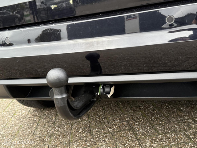 Volkswagen Touran 1.6 TDI Highline PANORAMADAK EXPORTPRIJS