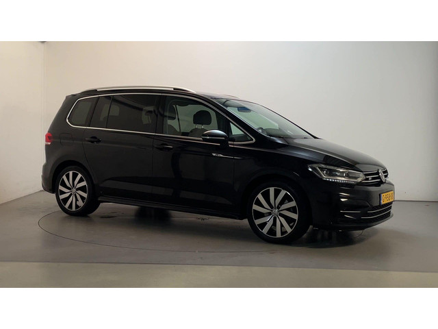 volkswagen-touran-1.5-tsi-150pk-dsg-highline-business-r-7p-stoelverwarming-camera-navigatie-dab-