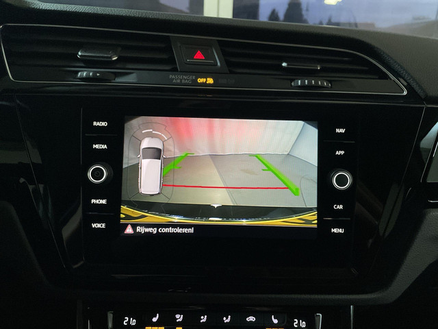Volkswagen Touran 1.5 TSI 150pk DSG Highline Business R 7p Stoelverwarming Camera Navigatie DAB+