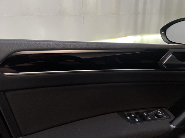 Volkswagen Touran 1.5 TSI 150pk DSG Highline Business R 7p Stoelverwarming Camera Navigatie DAB+