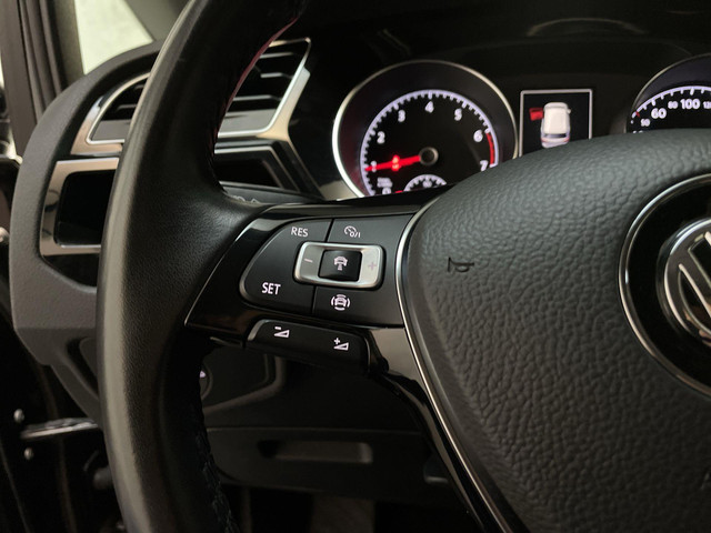 Volkswagen Touran 1.5 TSI 150pk DSG Highline Business R 7p Stoelverwarming Camera Navigatie DAB+