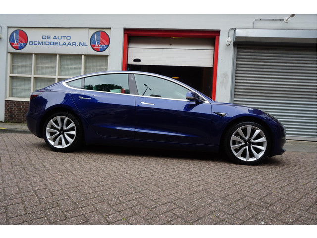 Tesla Model 3 Long Range AWD 75 kWh Dual Motor Battery New 9 2025 via Tesla | BTW | 351 pk | Panorama | Premium Audio | Auto Pilot | Leer | 19