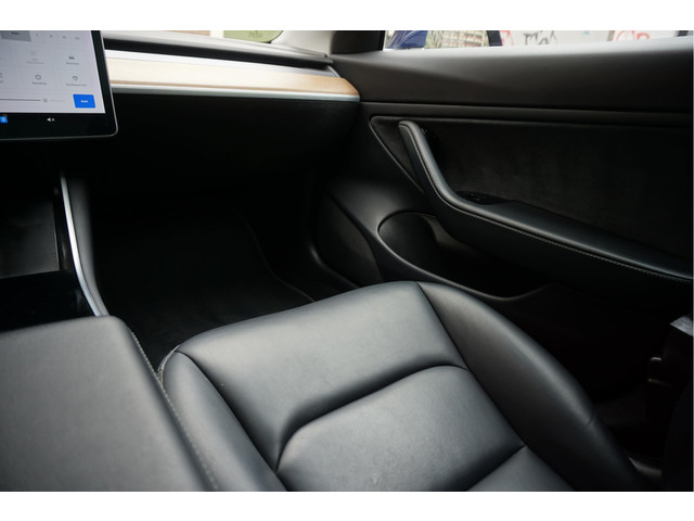 Tesla Model 3 Long Range AWD 75 kWh Dual Motor Battery New 9 2025 via Tesla | BTW | 351 pk | Panorama | Premium Audio | Auto Pilot | Leer | 19