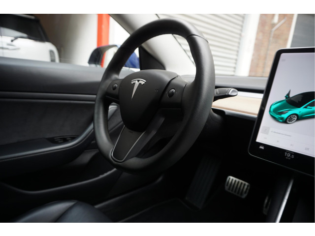 Tesla Model 3 Long Range AWD 75 kWh Dual Motor Battery New 9 2025 via Tesla | BTW | 351 pk | Panorama | Premium Audio | Auto Pilot | Leer | 19
