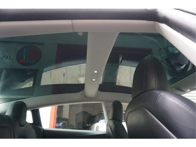 Tesla Model 3 Long Range AWD 75 kWh Dual Motor Battery New 9 2025 via Tesla | BTW | 351 pk | Panorama | Premium Audio | Auto Pilot | Leer | 19