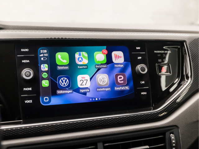 Volkswagen Polo 1.0 TSI Sportline Automaat (VIRTUAL COCKPIT, APPLE CARPLAY, GROOT NAVI, KEYLESS, CLIMATE, CAMERA, LM VELGEN, SPORTSTOELEN, GETIN