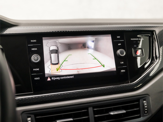 Volkswagen Polo 1.0 TSI Sportline Automaat (VIRTUAL COCKPIT, APPLE CARPLAY, GROOT NAVI, KEYLESS, CLIMATE, CAMERA, LM VELGEN, SPORTSTOELEN, GETIN