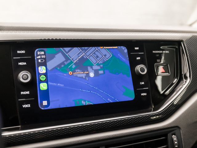 Volkswagen Polo 1.0 TSI Sportline Automaat (VIRTUAL COCKPIT, APPLE CARPLAY, GROOT NAVI, KEYLESS, CLIMATE, CAMERA, LM VELGEN, SPORTSTOELEN, GETIN