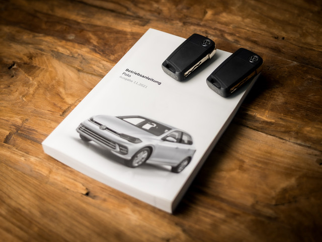 Volkswagen Polo 1.0 TSI Sportline Automaat (VIRTUAL COCKPIT, APPLE CARPLAY, GROOT NAVI, KEYLESS, CLIMATE, CAMERA, LM VELGEN, SPORTSTOELEN, GETIN