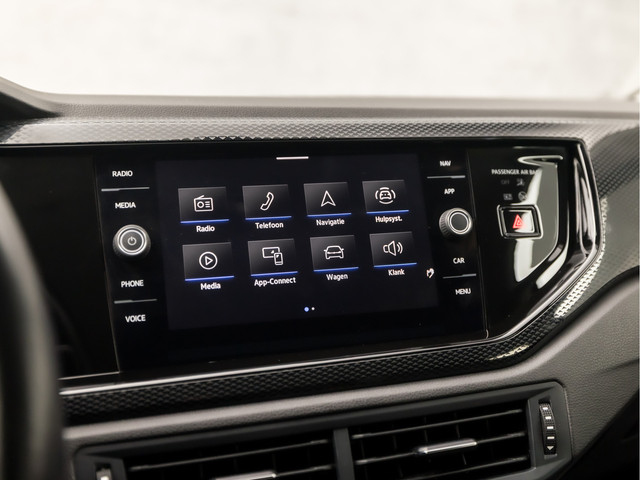 Volkswagen Polo 1.0 TSI Sportline Automaat (VIRTUAL COCKPIT, APPLE CARPLAY, GROOT NAVI, KEYLESS, CLIMATE, CAMERA, LM VELGEN, SPORTSTOELEN, GETIN