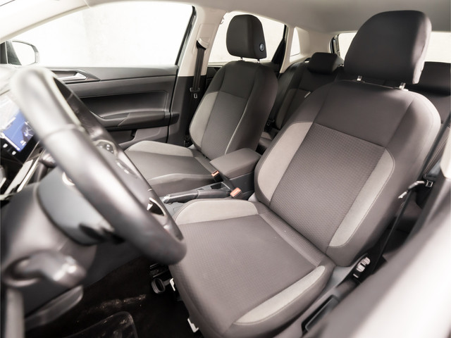 Volkswagen Polo 1.0 TSI Sportline Automaat (VIRTUAL COCKPIT, APPLE CARPLAY, GROOT NAVI, KEYLESS, CLIMATE, CAMERA, LM VELGEN, SPORTSTOELEN, GETIN