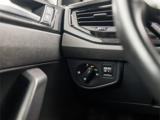 Volkswagen Polo 1.0 TSI Sportline Automaat (VIRTUAL COCKPIT, APPLE CARPLAY, GROOT NAVI, KEYLESS, CLIMATE, CAMERA, LM VELGEN, SPORTSTOELEN, GETIN