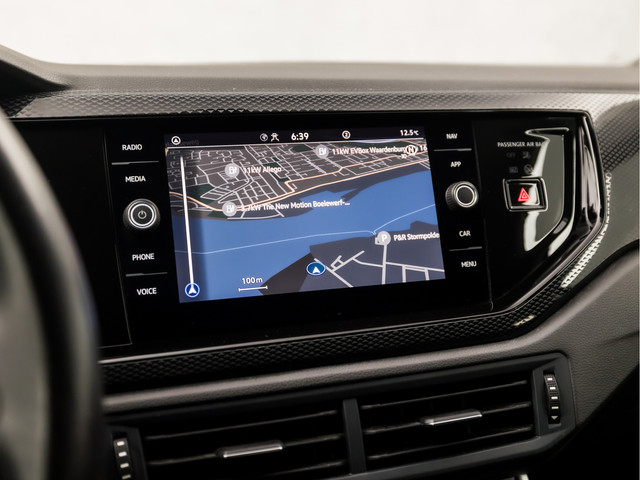 Volkswagen Polo 1.0 TSI Sportline Automaat (VIRTUAL COCKPIT, APPLE CARPLAY, GROOT NAVI, KEYLESS, CLIMATE, CAMERA, LM VELGEN, SPORTSTOELEN, GETIN