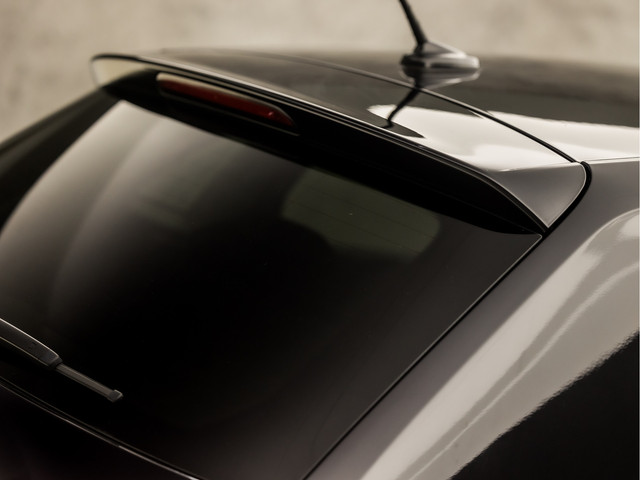 Volkswagen Polo 1.0 TSI Sportline Automaat (VIRTUAL COCKPIT, APPLE CARPLAY, GROOT NAVI, KEYLESS, CLIMATE, CAMERA, LM VELGEN, SPORTSTOELEN, GETIN