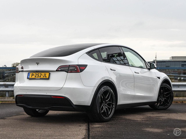 Tesla Model Y Long Range Dual Motor AWD 75 kWh Panoramadak 21 Zwart Leder Autopilot incl. BTW
