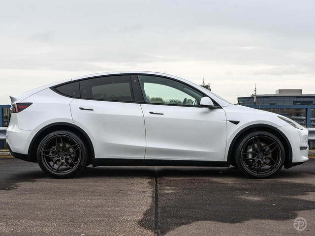 Tesla Model Y Long Range Dual Motor AWD 75 kWh Panoramadak 21 Zwart Leder Autopilot incl. BTW
