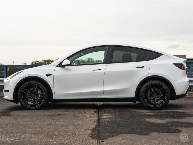 Tesla Model Y Long Range Dual Motor AWD 75 kWh Panoramadak 21 Zwart Leder Autopilot incl. BTW