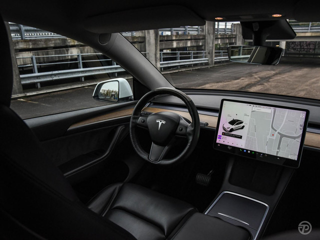 Tesla Model Y Long Range Dual Motor AWD 75 kWh Panoramadak 21 Zwart Leder Autopilot incl. BTW