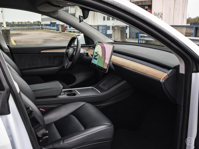 Tesla Model Y Long Range Dual Motor AWD 75 kWh Panoramadak 21 Zwart Leder Autopilot incl. BTW