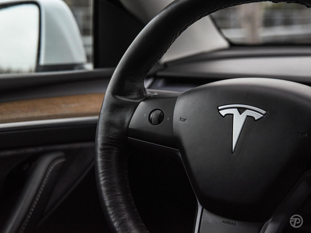 Tesla Model Y Long Range Dual Motor AWD 75 kWh Panoramadak 21 Zwart Leder Autopilot incl. BTW