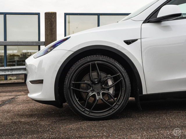 Tesla Model Y Long Range Dual Motor AWD 75 kWh Panoramadak 21 Zwart Leder Autopilot incl. BTW