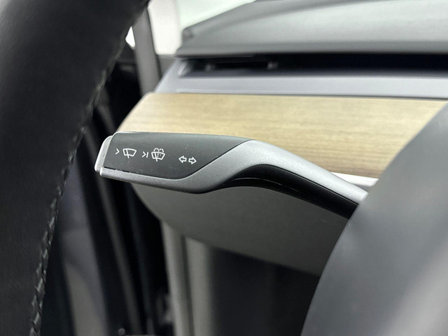 Tesla Model Y Long Range AWD 75 kWh | Leder | Panoramadak | Trekhaak afn.kogel | Navi | Cruise | Soh 91,8% |