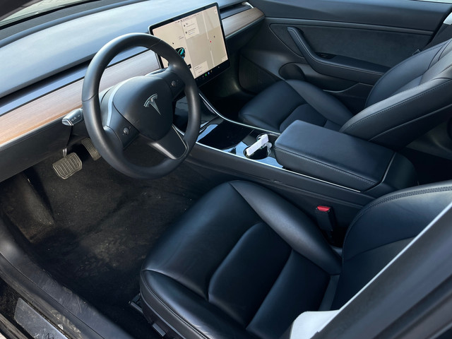 Tesla Model 3 Standard RWD Plus 60 kWh|1E EIG ORG NL|DEALEROND|19INCH|AUTOPILOT|APPLECARPLAY|CAMERA|STOELVRM|LEDER|LED|NAVI|