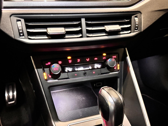 Volkswagen Polo 2.0 TSI GTI 200PK VIRTUAL CAMERA LED CARPLAY NAVI GARANTIE