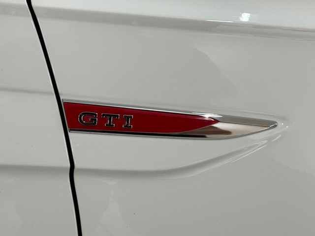 Volkswagen Polo 2.0 TSI GTI | Pano | Matrix LED | 18' inch | Stuurhulp | Camera | Adaptive Cruise |