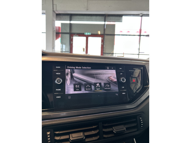 Volkswagen Polo 1.0 TSI Highline | Adaptieve cruise control | Climate control | Adaptief onderstel | Apple carplay | Parkeersensoren v+a | Navig