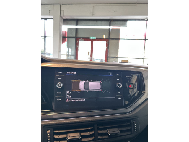 Volkswagen Polo 1.0 TSI Highline | Adaptieve cruise control | Climate control | Adaptief onderstel | Apple carplay | Parkeersensoren v+a | Navig