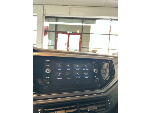 Volkswagen Polo 1.0 TSI Highline | Adaptieve cruise control | Climate control | Adaptief onderstel | Apple carplay | Parkeersensoren v+a | Navig