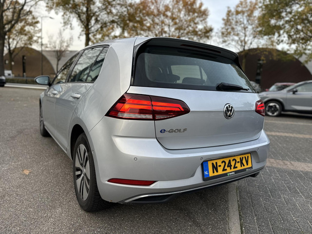 Volkswagen e-Golf e-Golf WARMTEPOMP| DODE HOEK| APPLE CARPLAY ANDROID AUTO| DIG. DASH | CAMERA| STOELVERW. |