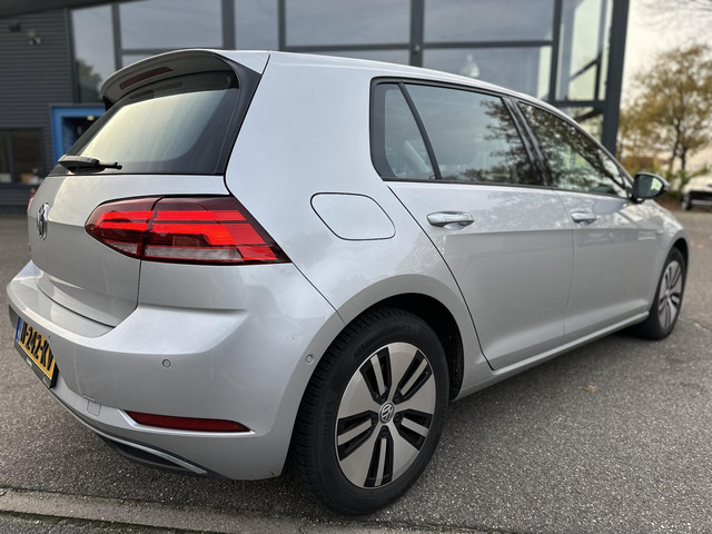 Volkswagen e-Golf e-Golf WARMTEPOMP| DODE HOEK| APPLE CARPLAY ANDROID AUTO| DIG. DASH | CAMERA| STOELVERW. |